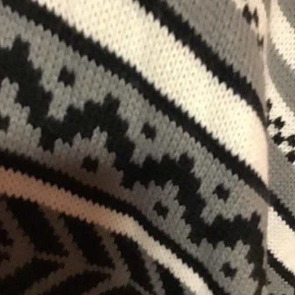 Southwest vibes oversized poncho sweater - Picture 8 of 10